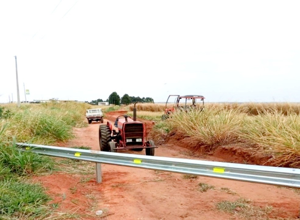 Justiça manda concessionária liberar estrada rural usada como rota de fuga de pedágio em rodovia de Garça — Foto: Jornal do Povo de Marília/Divulgação