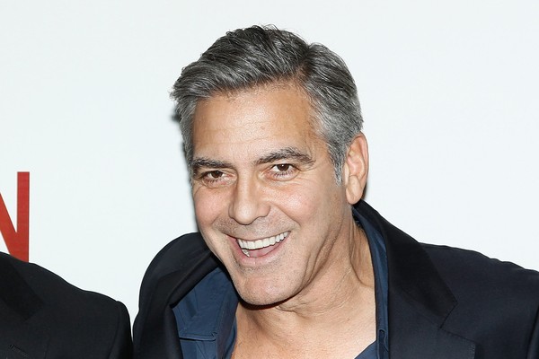 George Clooney estudou jornalismo, mas não terminou a graduação, pois não achava que seria bom e odiava as comparações com seu pai, que era jornalista (Foto: Getty Images)