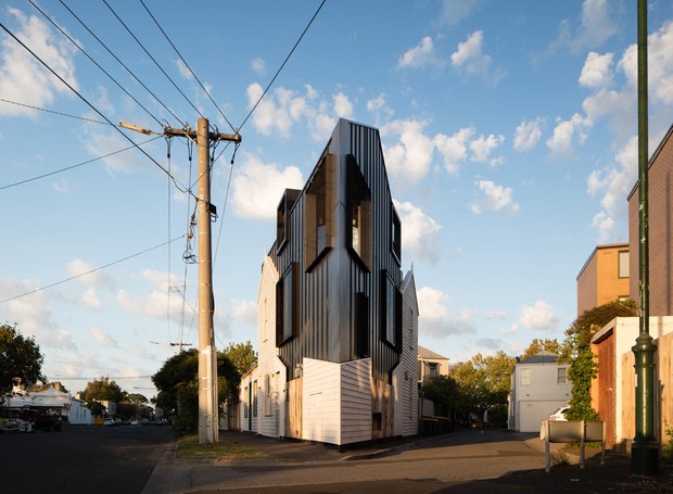 oof-architecture-casa-triangular-melbourne-australia (Foto: Reprodução/Nic Granleese/OOF! Architecture)