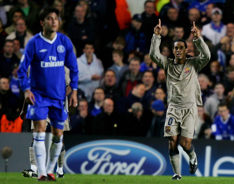 Pes 2021 Ronaldinho Celebra Gol Historico Recriado No Jogo Que Noite Pes Ge