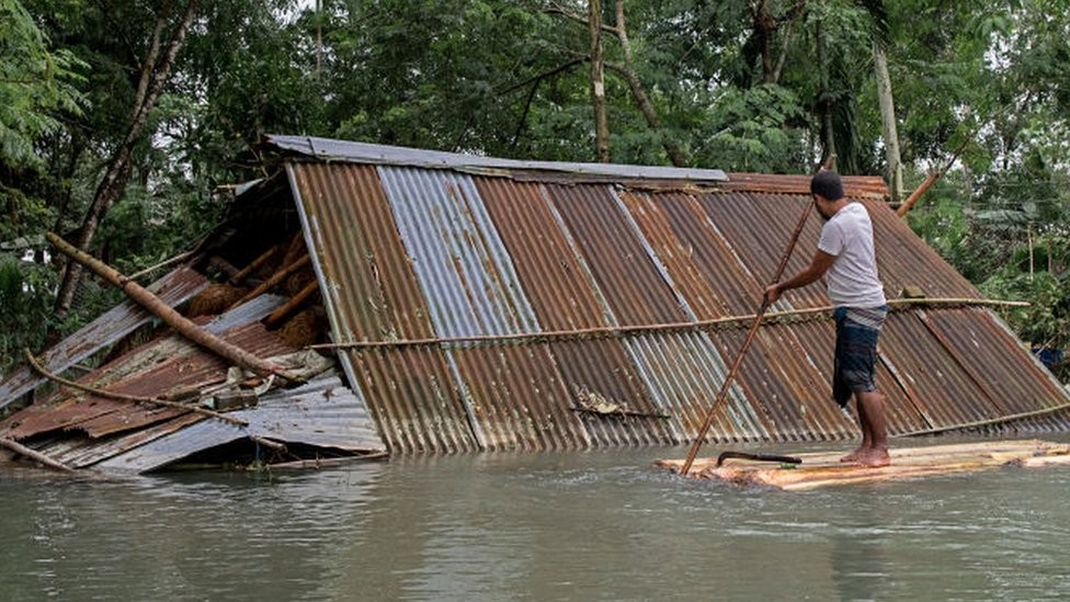 Enchente ocorrida em junho em Bangladesh foi considerada uma das piores da história do país (Foto: Getty Images via BBC)