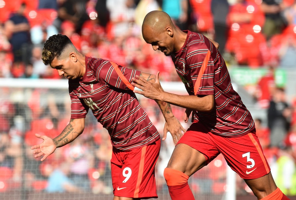 Fabinho e Roberto Firmino não foram liberados pelo Liverpool, que será punido pela Fifa — Foto: REUTERS/Peter Powell