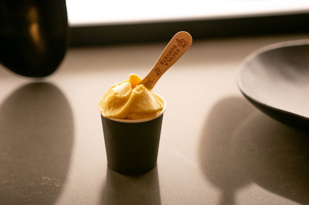 Receita: sorvete vegano de coco e maracujá (Foto:  Kenji Nakamura)
