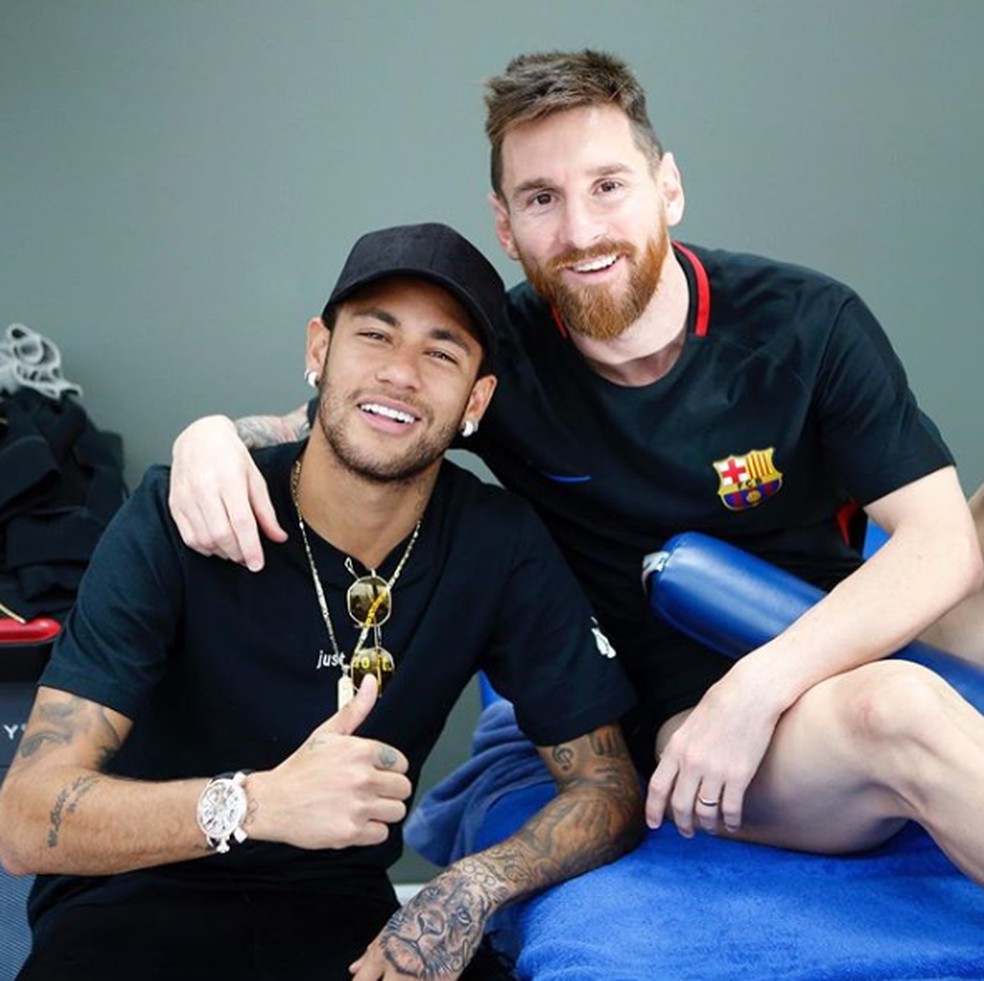 Segundo Messi, Neymar ainda quer voltar ao Barcelona — Foto: Reprodução