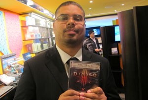 Rafael dos Santos Silva, 24 anos, tirou férias para poder jogar 'Diablo III' direto por 15 dias (Foto: Gustavo Petró/G1)