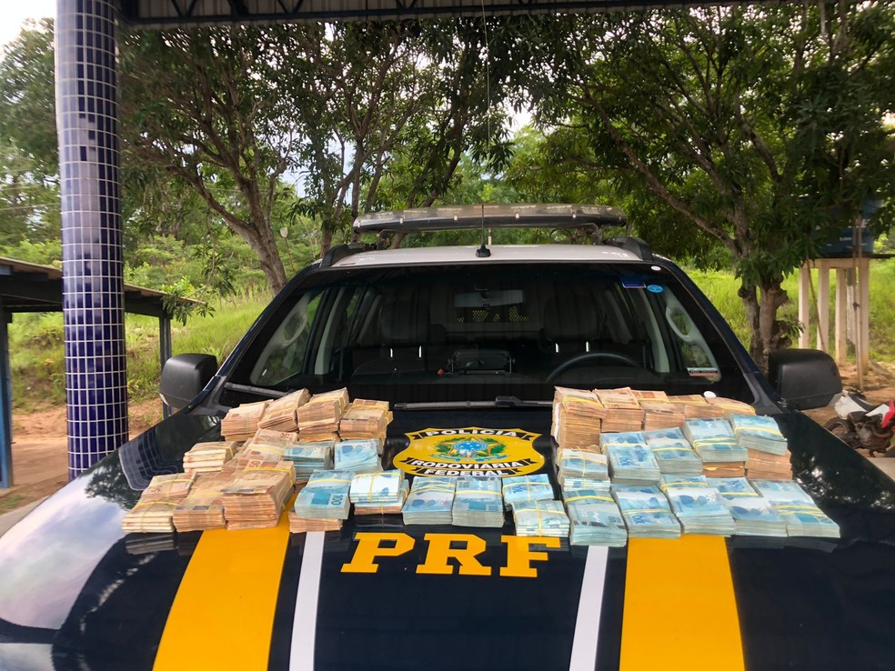 Polícia apreende mais de meio milhão de reais na BR-316, no Maranhão — Foto: Divulgação/ Polícia Rodoviária Federal