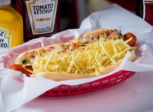 Foto de Hot Dog - cachorro quente brasil, combo com batatas do