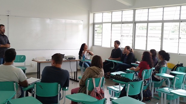 620 Aulas no curso de mestrado são acompanhadas por intérprete de Libras (Foto: Ascom/Ufal)