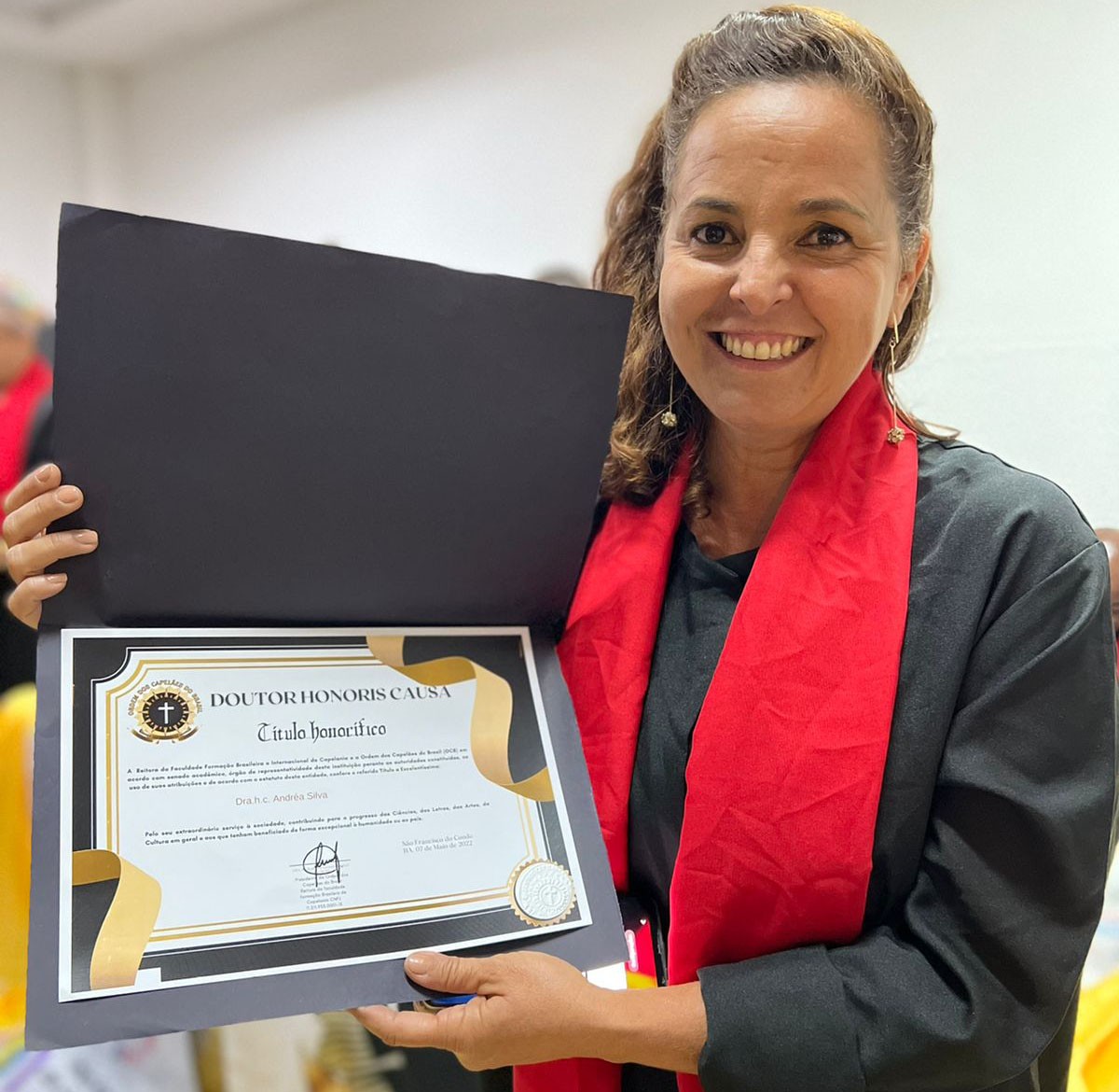 Jornalista Andréa Silva recebe título doutor honoris causa na Bahia