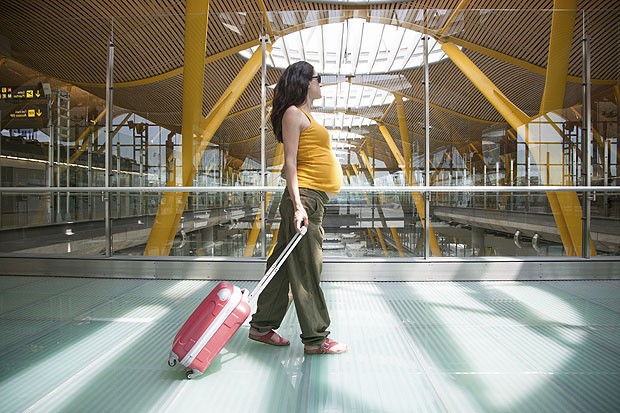 grávida viagem mala aeroporto bagagem (Foto: Thinkstock)