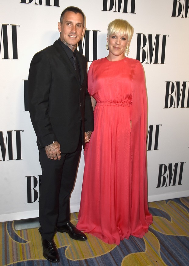 Pink e o marido, o cantor Corey Hart (Foto: Getty Images)
