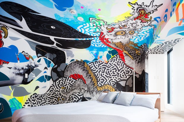 Um hotel em Tóquio para dormir em meio a obras de arte pop (Foto: Tomooki Kengaku/ Divulgação)