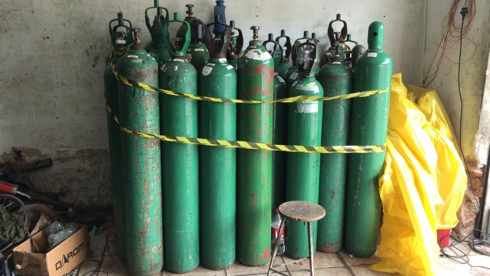 22 cilindros foram apreendidos na oficina localizada em Pentecoste, interior do Ceará. — Foto: MPCE/Polícia Civil/Divulgação