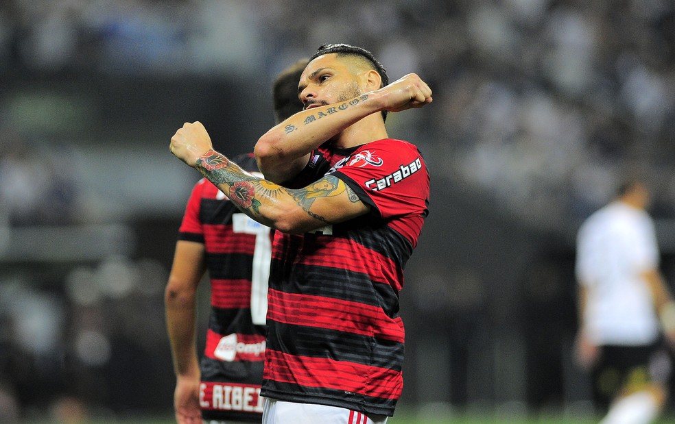 Pará em ação pelo Flamengo  — Foto: Marcos Ribolli/GloboEsporte.com 
