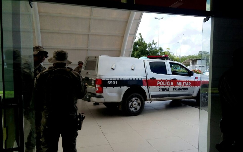 Suspeitos feridos durante confronto são encaminhados para o Trauma de Campina Grande (Foto: João da Paz/Hospital de Trauma de Campina Grande)