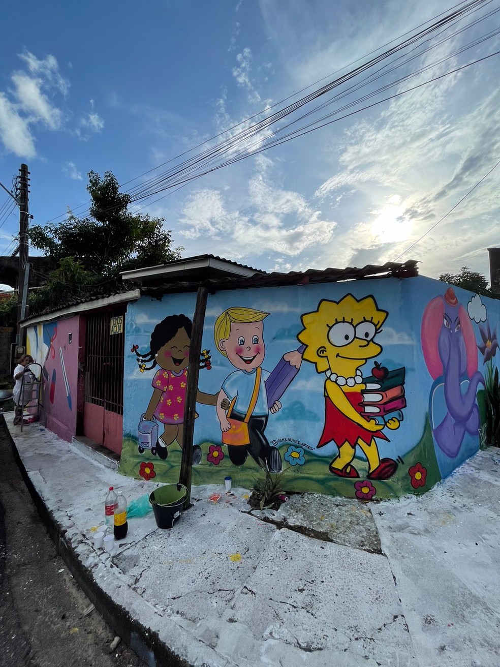 Pinturas foram feitas no de escola comunitária no bairro Telégrafo em Belém  — Foto: Laboratório Cidade/Divulgação