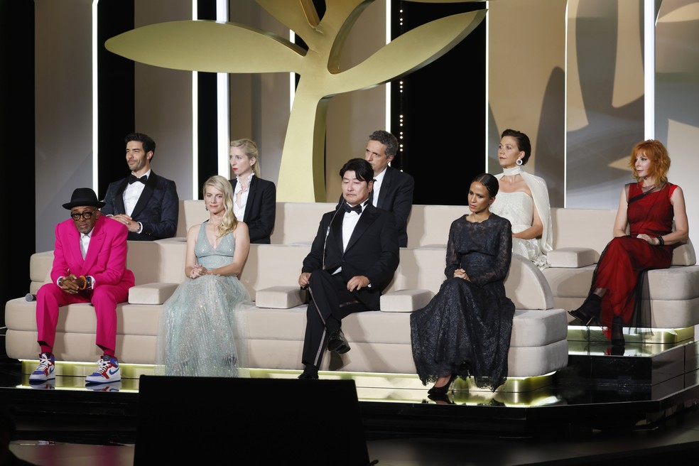 Júri de Cannes na cerimônia de abertura do Festival de Cinema — Foto: Reuters/Eric Gaillard