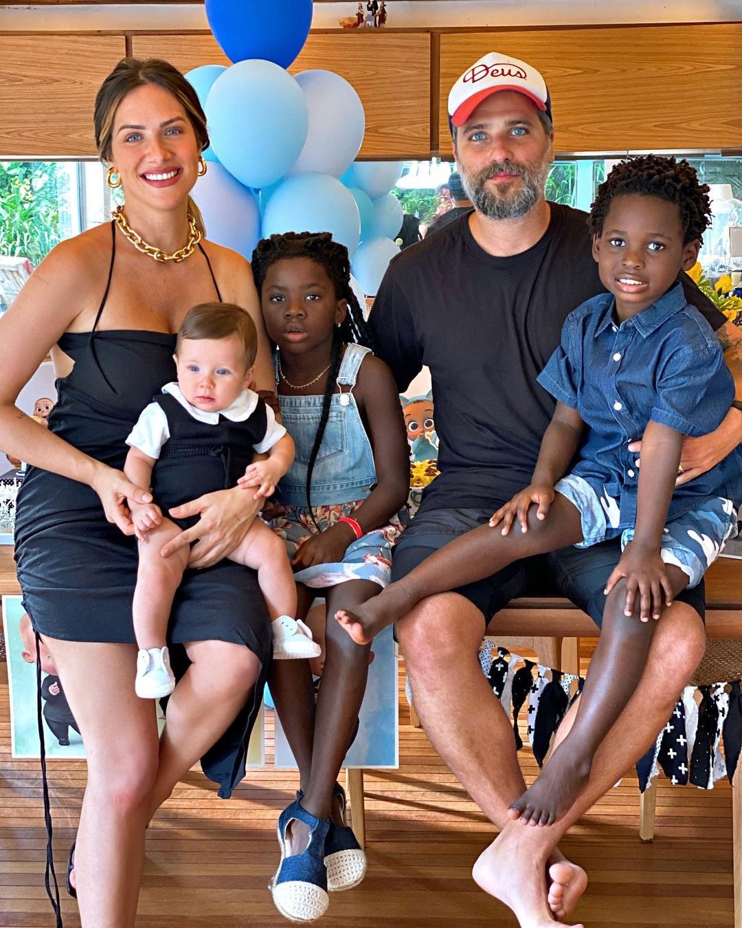 Giovanna Ewbank e a família (Foto: Reprodução Instagram)