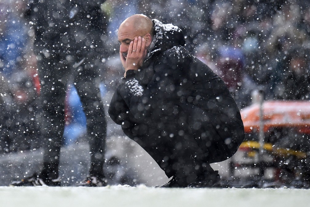 Pep Guardiola barrou Grealish e Foden contra o Newcastle — Foto: Peter Powell/Reuters