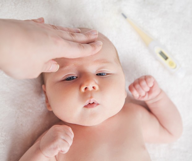 Bebê sofrendo com infecção (Foto: Thinkstock)