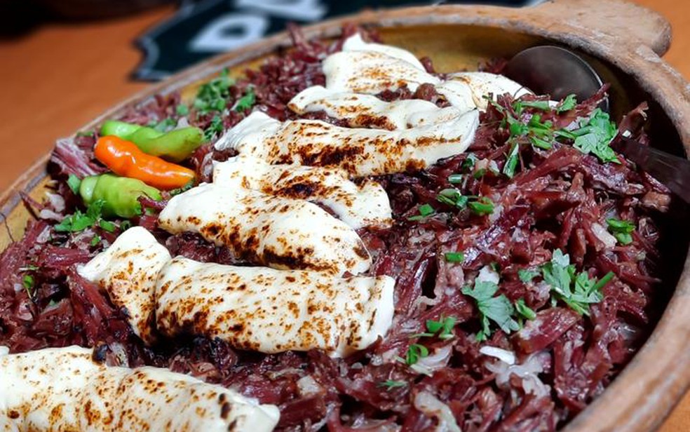 panela de bairro de sao joao veja a receita de jaba desfiado e acebolado com queijo coalho gratinado sao joao 2021 g1