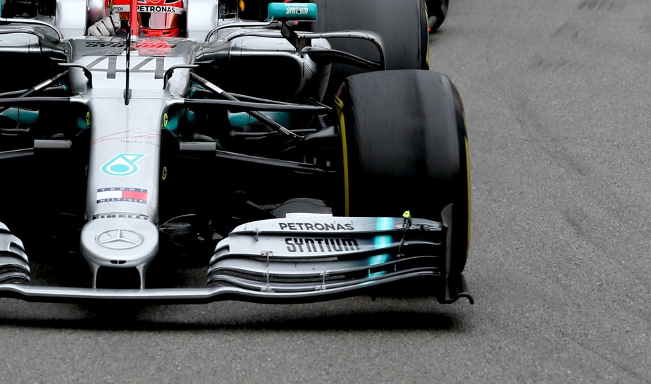 Pneu de Lewis Hamilton nÃ£o aguentaria mais uma volta, diz estrategista da Mercedes