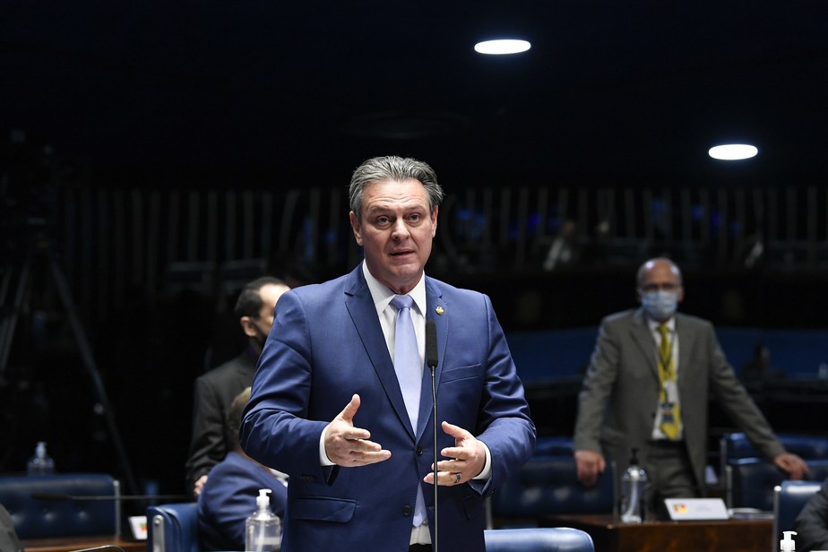 Em pronunciamento, à bancada, senador Carlos Fávaro (PSD-MT)
