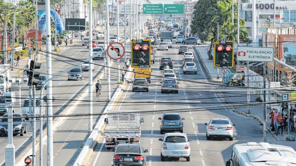 Cerca de 2 milhões e 290 mil veículos serão tributados neste ano, no Ceará — Foto: Kid Júnior/SVM