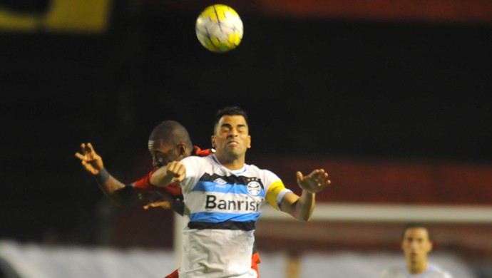Grêmio tropeça em campanha fora de casa em caça aos líderes do Brasileiro