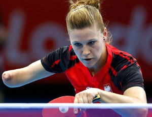 Natalia Partyka tênis de mesa londres 2012 olimpíadas (Foto: Reuters)