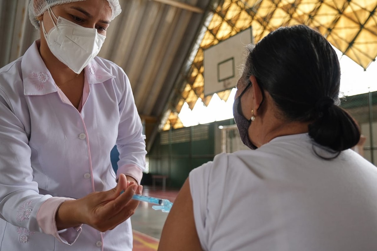 Polo do Sesc passa a imunizar também população em geral de Petrolina com 55 anos ou mais - Vimarsana News