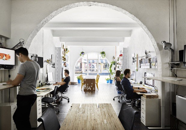 Arquiteto cria a experiência do home office feliz (Foto: Tess Kelly/ Divulgação)