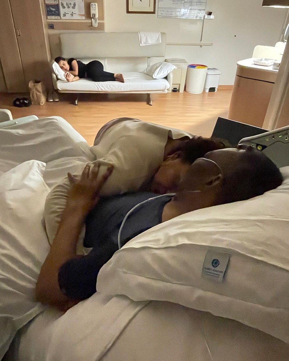 Kely Nascimento com o pai Pelé — Foto: Reprodução/Instagram 