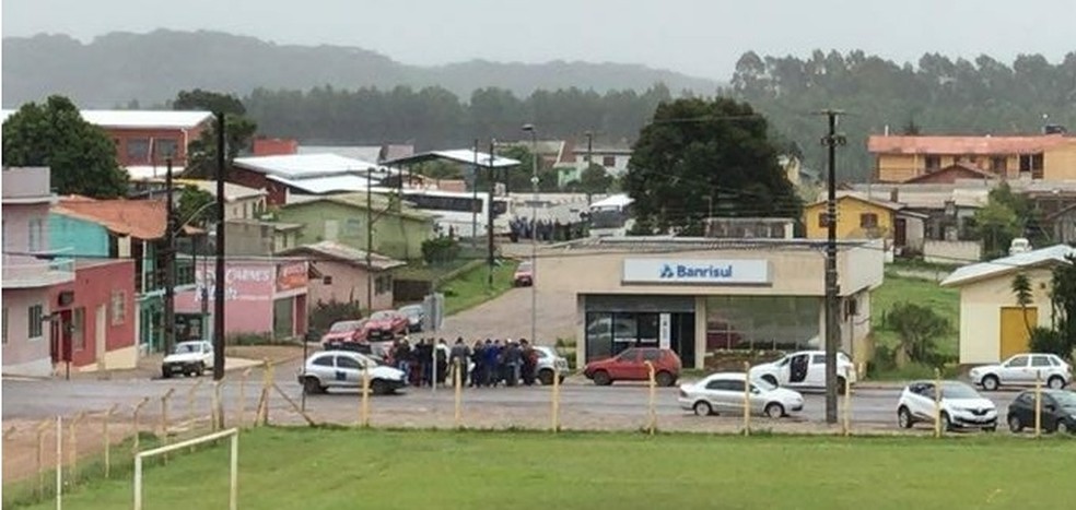 De acordo com testemunhas, 30 pessoas estariam na agÃªncia durante a aÃ§Ã£o dos bandidos. â€” Foto: Arquivo Pessoal