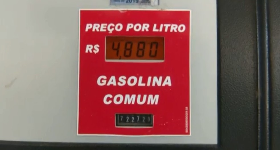 Combustível sofre reajuste e o litro da gasolina chega a R$ 4,88 em Rio Branco (Foto: Reprodução/Rede Amazônica Acre)