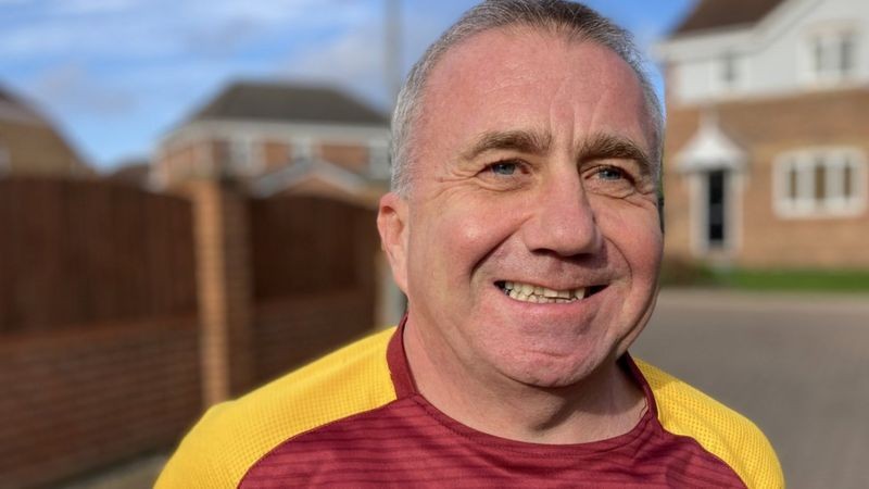 Em 2020, Andrew Richardson foi diagnosticado com câncer de próstata e conseguiu se recuperar (Foto: BBC News)