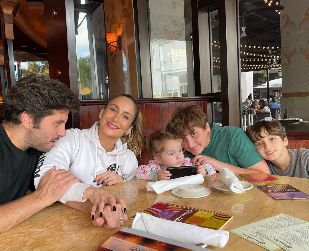 Claudia Leitte e a família (Foto: Reprodução Instagram)