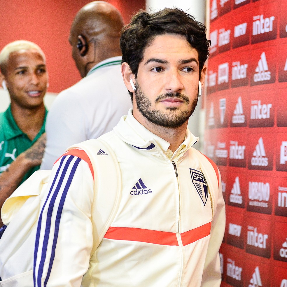 Alexandre Pato assumiu a funÃ§Ã£o de ponta esquerda no SÃ£o paulo â€” Foto: Renato Pizzutto/BP Filmes
