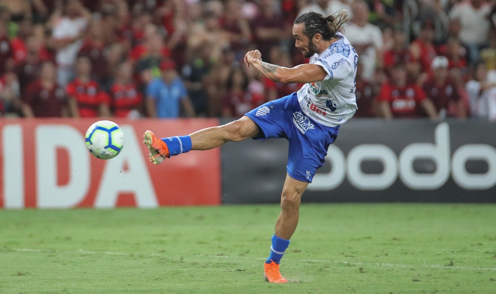 Apodi fez cinco gols com a camisa do CSA — Foto: FCESAR/O FOTOGRÁFICO/ESTADÃO CONTEÚDO