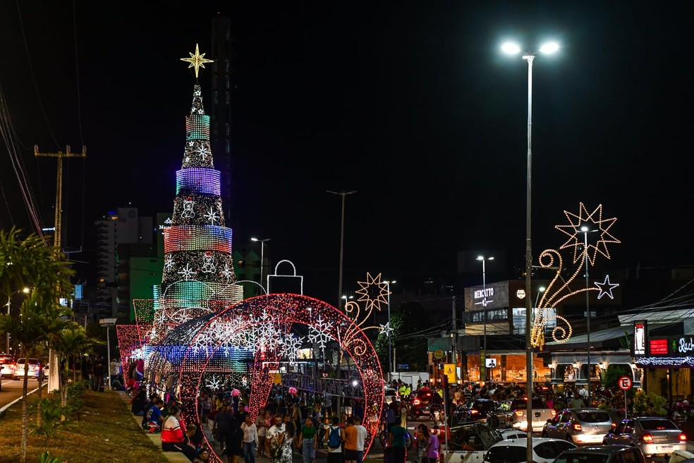 Acendimento da iluminação especial em Ponta Negra marca início do 'Natal em  Natal' | Rio Grande do Norte | G1