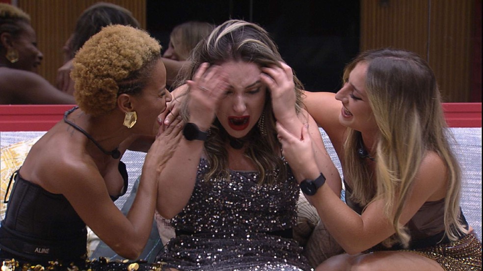BBB 23: Amanda fica em choque com a notícia; sisters vibram! — Foto: Globo