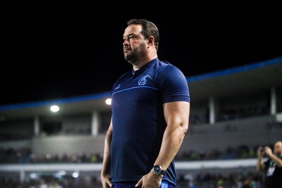 Diretoria Do Csa Anuncia A Saida Do Tecnico Roberto Fernandes Csa Ge