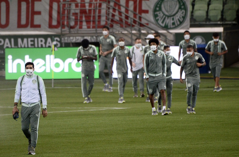 Palmeiras decide ir ao Paraguai e delegação tomará primeira dose da vacina contra a covid