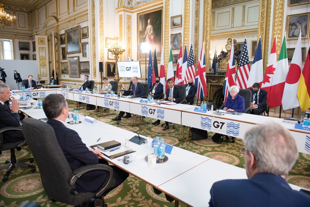 O chanceler do Tesouro da Grã-Bretanha, Rishi Sunak, fala em uma reunião de ministros de finanças de todas as nações do G7 antes da cúpula dos líderes do G7, em Londres — Foto: Stefan Rousseau/PA Wire/Pool via REUTERS