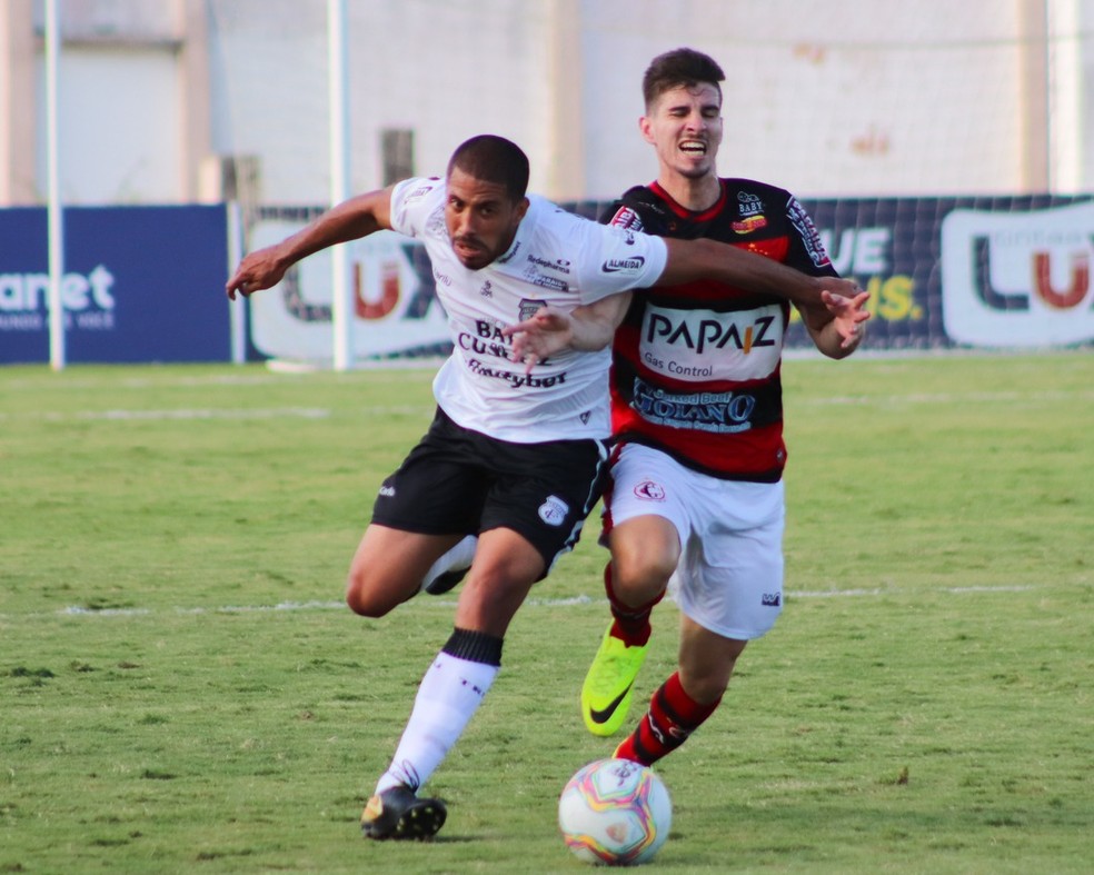 Primeiro encontro entre Raposa e Galo acabou empatando em 1 a 1 — Foto: Fábio Oliveira / Treze