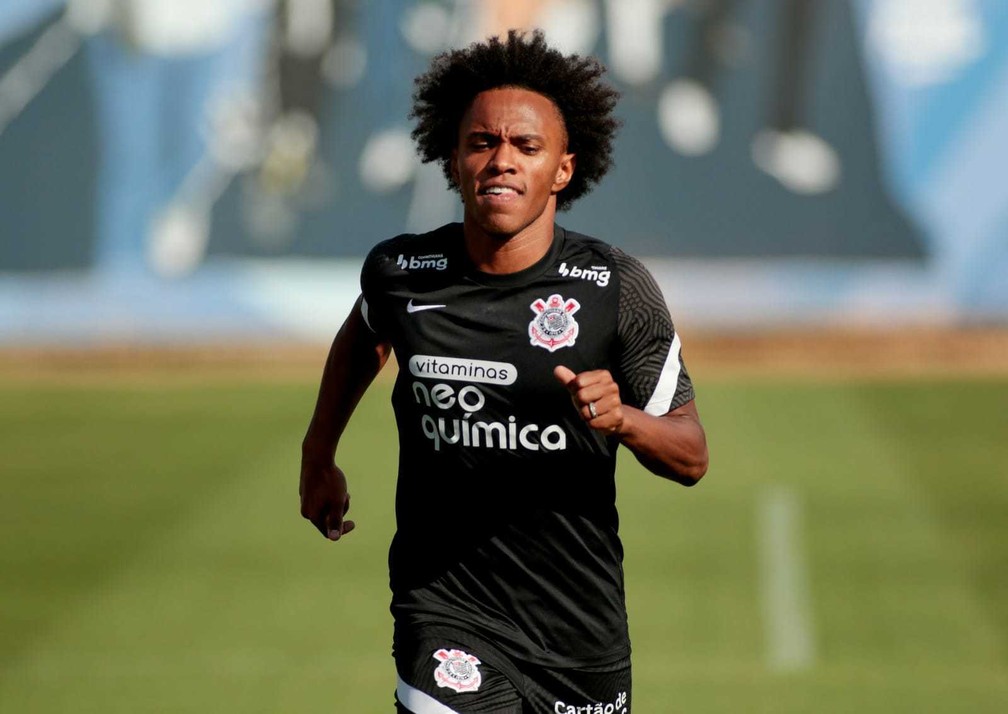 Willian em treino do Corinthians no CT Joaquim Grava — Foto: Rodrigo Coca/Ag.Corinthians
