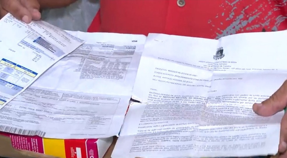 Cerca de 4,2 milhões de jovens e idosos estão endividados na BA e economista aponta inflação e empréstimos como principal causa — Foto: Reprodução/TV Bahia