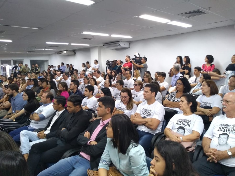 Familiares e amigos de Guilherme Brandão no julgamento — Foto: Carolina Sanches/G1