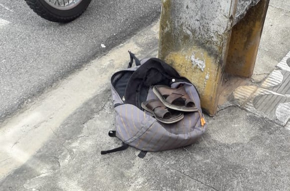Mochila foi encontrada com a vítima — Foto: Julianne Barreto/Inter TV Cabugi