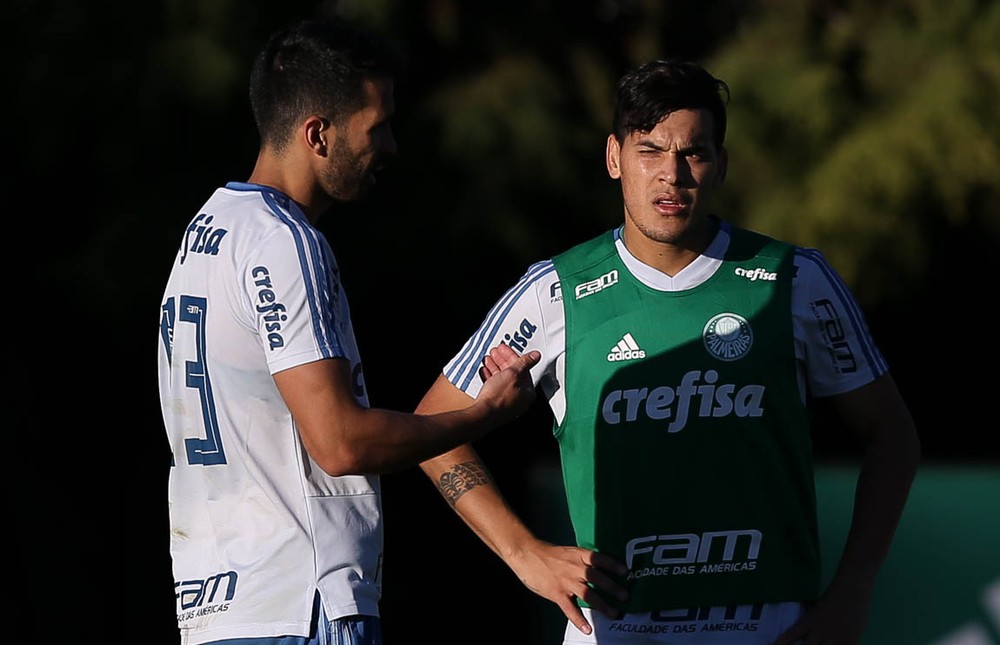 Alto nível de reservas em treinos contribui para fase invencível da zaga do Palmeiras